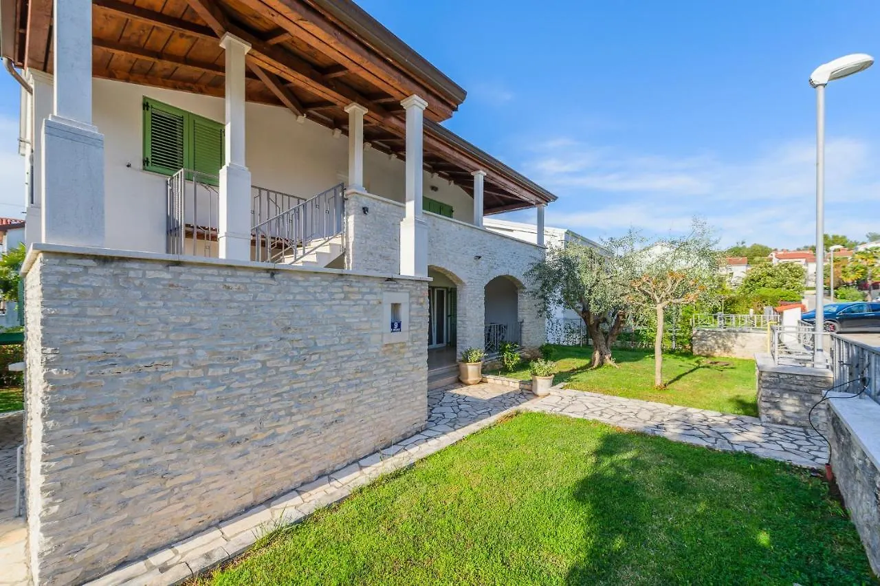 Apartman Inteuro Porec 0*,  Croazia