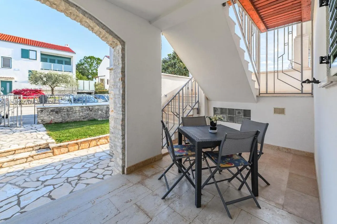 Apartman Inteuro Porec Appartamento