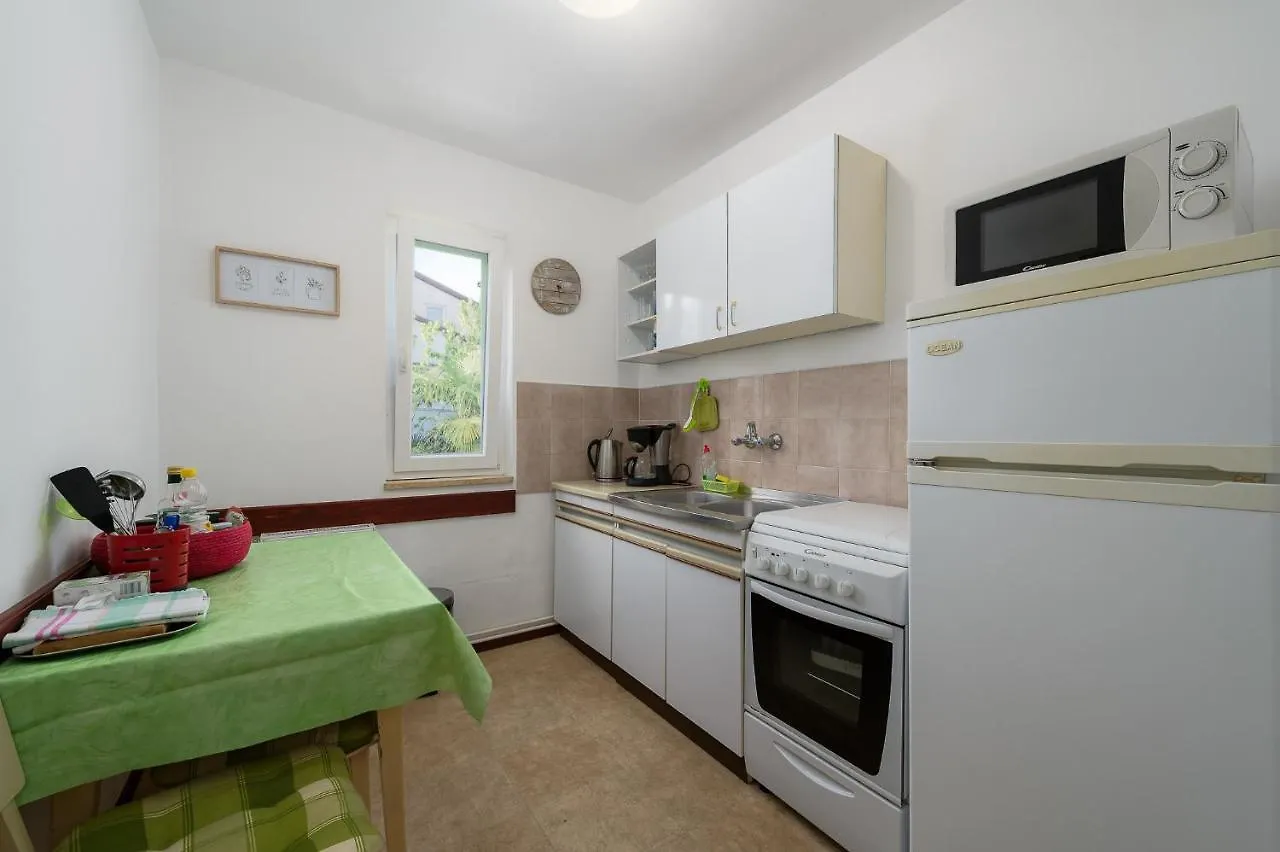 Apartman Inteuro Porec 0*,  Croazia